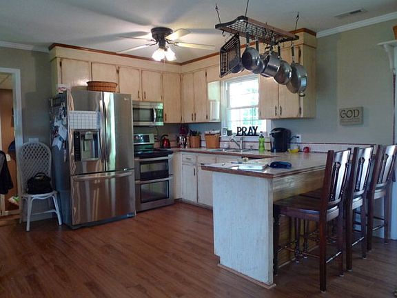 4th image of 1386 Landis Ln