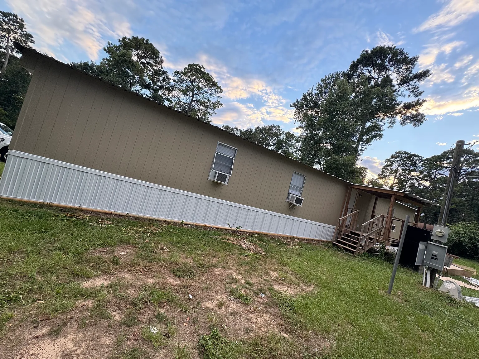 3 bed, 1000 sqft, $1,300 — Photo 2