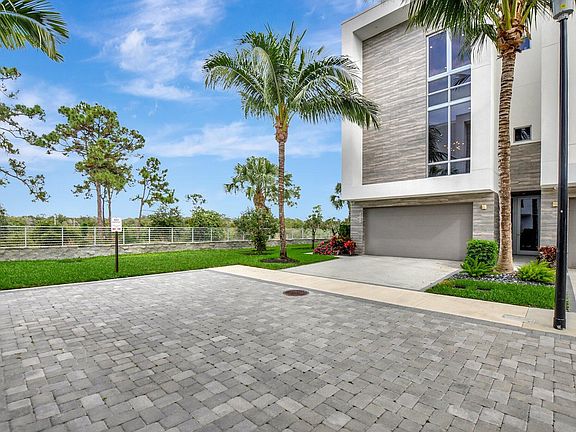 2nd image of 4240 NW 17th Avenue