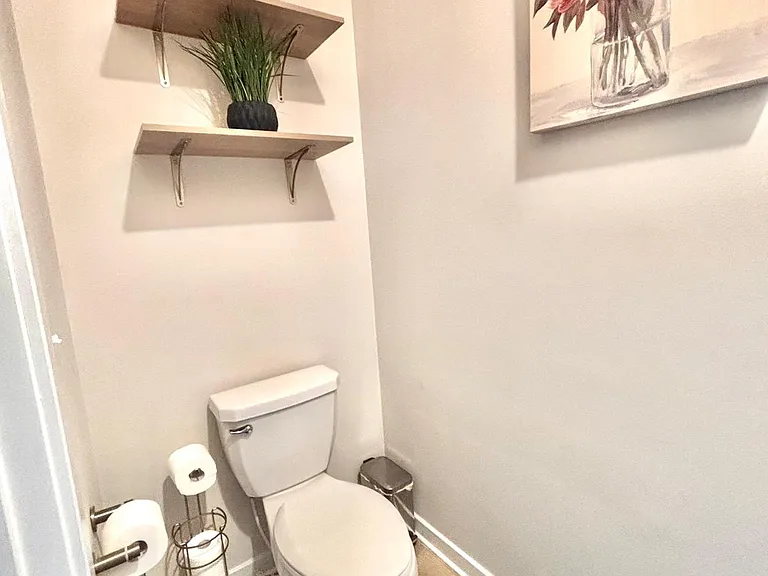 111 Four Leaf Dr — Photo 2