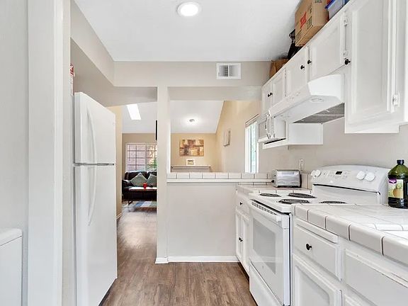 4th image of 2600 Brookside Dr