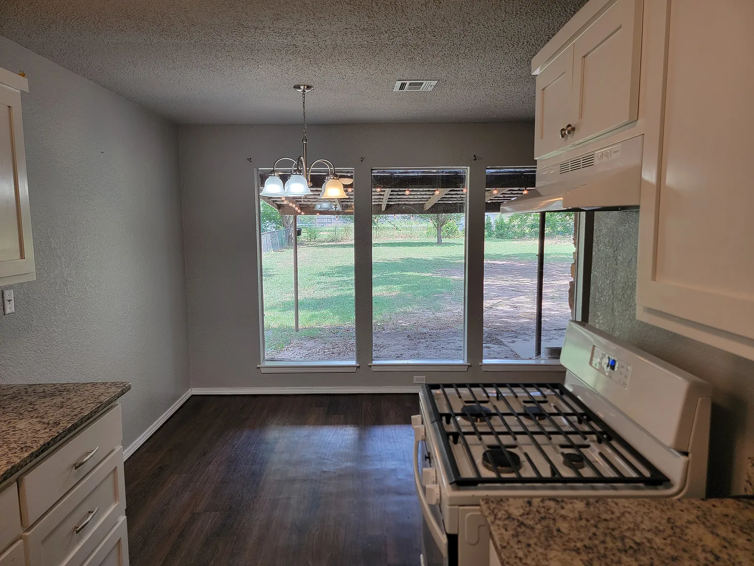 3 bed, 1400 sqft, $1,395 — Photo 4