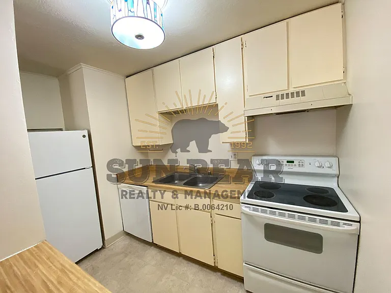872 Tanager St #12 — Photo 5