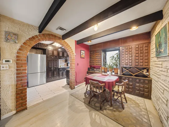 75-27 Furmanville Avenue image 3 of 19