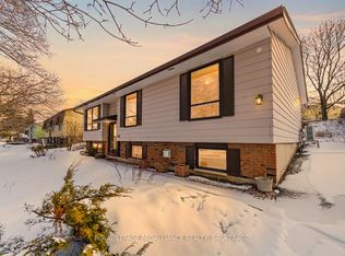 796 Hillside Dr, Kingston, ON K7M 5Y8