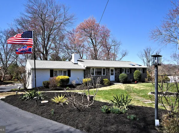 23 Ashwood Ln, Eagleville, PA 19403