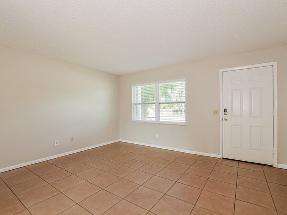 4th image of 206 Yale Dr