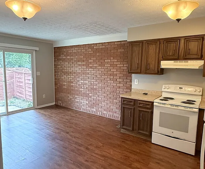 1862 Hampstead Dr — Photo 14