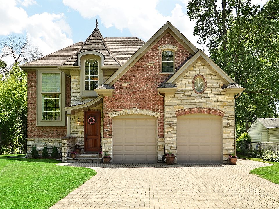 1st image of 3217 Crestwood Ln