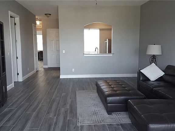 5th image of 103 SW 39th St APT 202