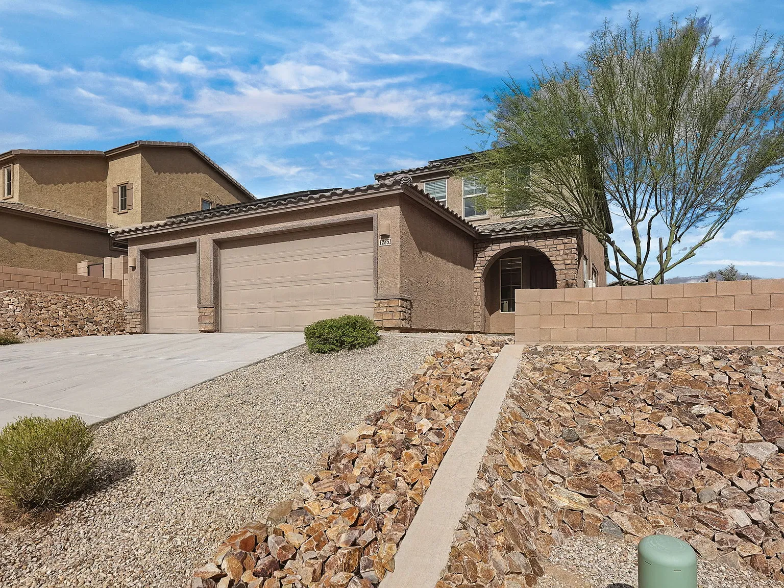 4 bed, 3005 sqft, $3,300 — Photo 2