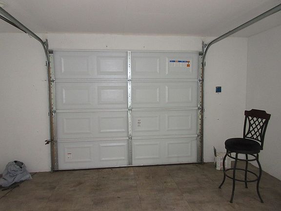 5th image of Ashley Ave