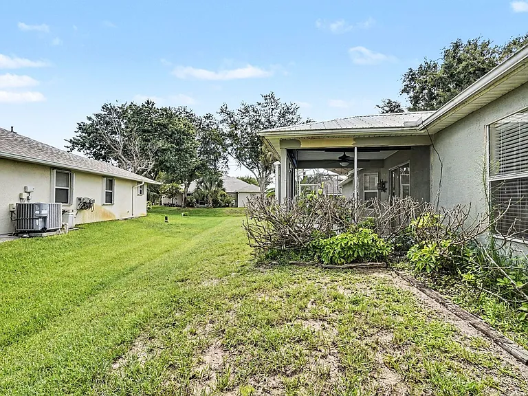 880 Vocelle Ave — Photo 28