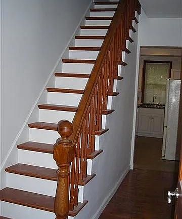 4th image of 249 Duncan Ave