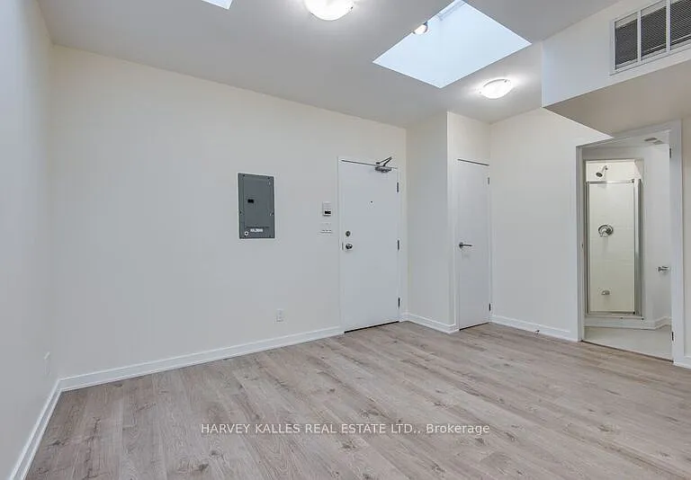 1216 Saint Clair Ave W #3 — Photo 2