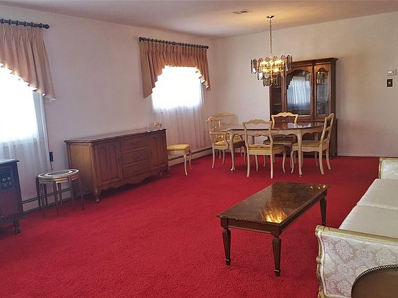 3rd image of 204 Port Royal Dr