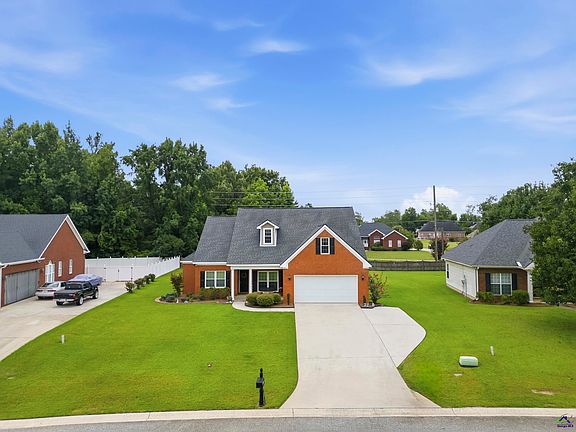 2nd image of 120 Sarakay Cir