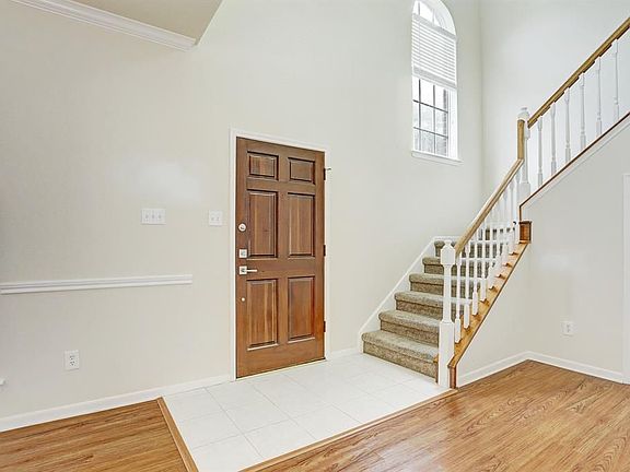 4th image of 1351 El Camino Village Dr