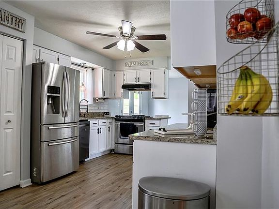 4th image of 1210 Lucia Dr