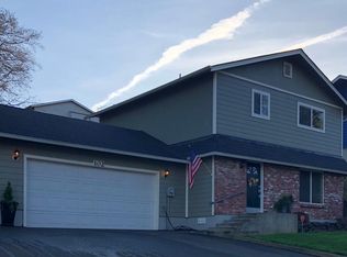 102 W Canyon View Dr, Longview, WA 98632