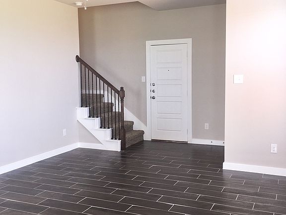 3rd image of 1039 Skyview Ct