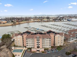 42 Marina Point Dr, Sandusky, OH