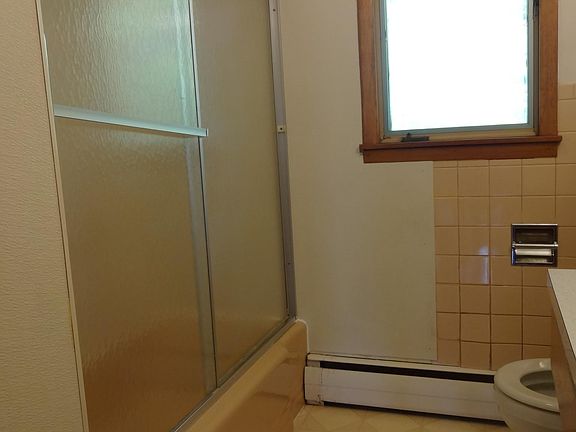 5th image of 2211 Highway 6 Trl APT A