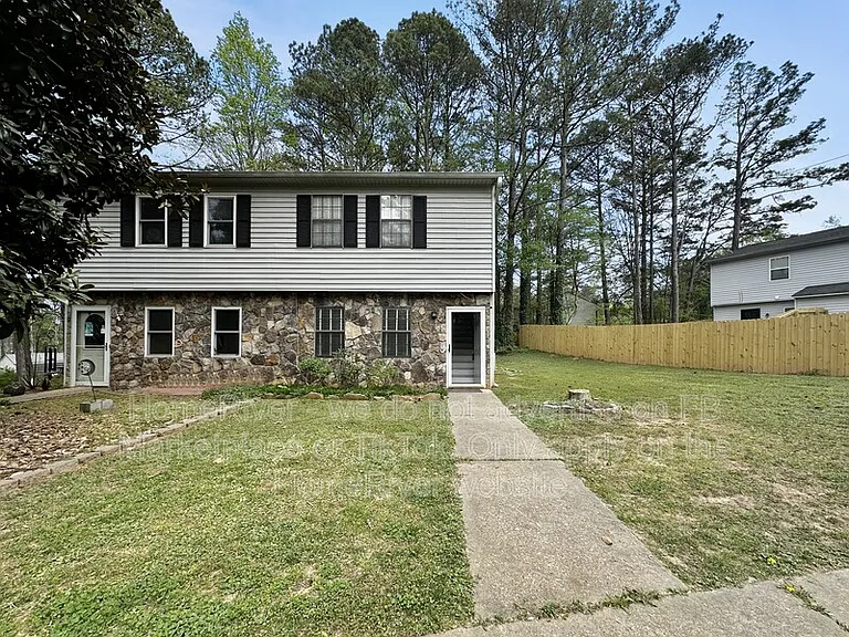 506 Oakwood Ct — Photo 1