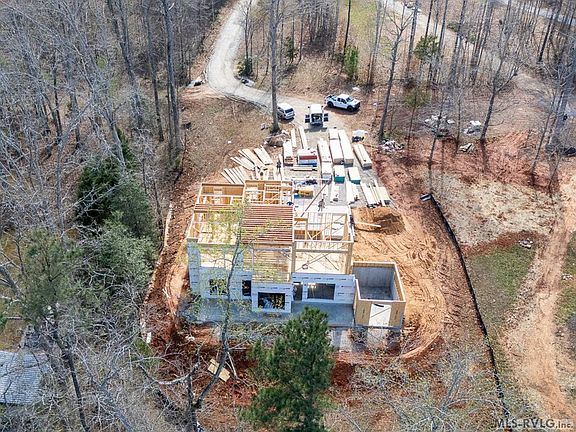 2nd image of 1212 Barker Rd