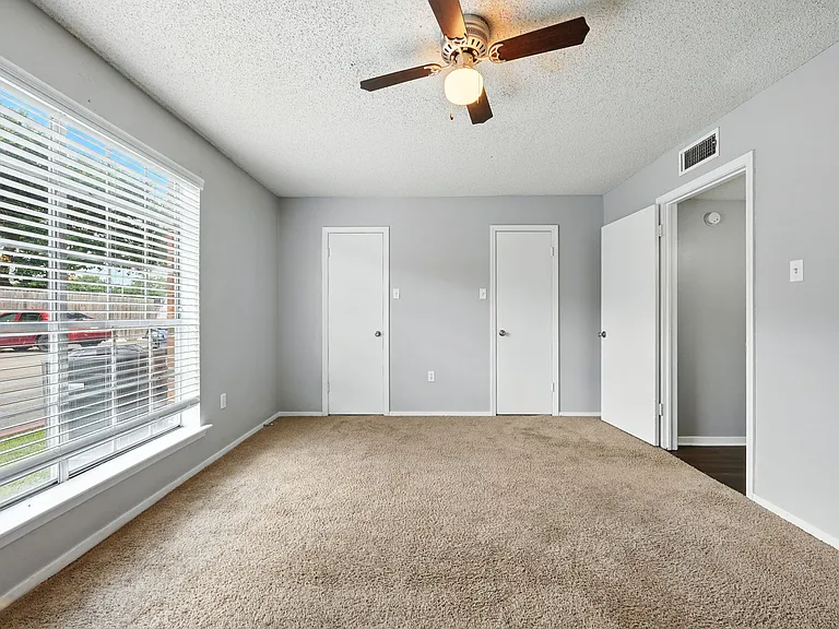 Goodwood Court at Mid-City — Photo 9