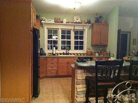 2nd image of 5670 Topanga Dr
