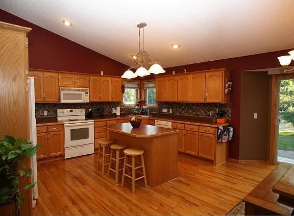 4th image of 12800 Mankato St NE