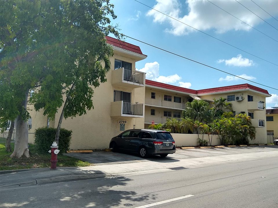 2nd image of 2799 E 4th Ave #6