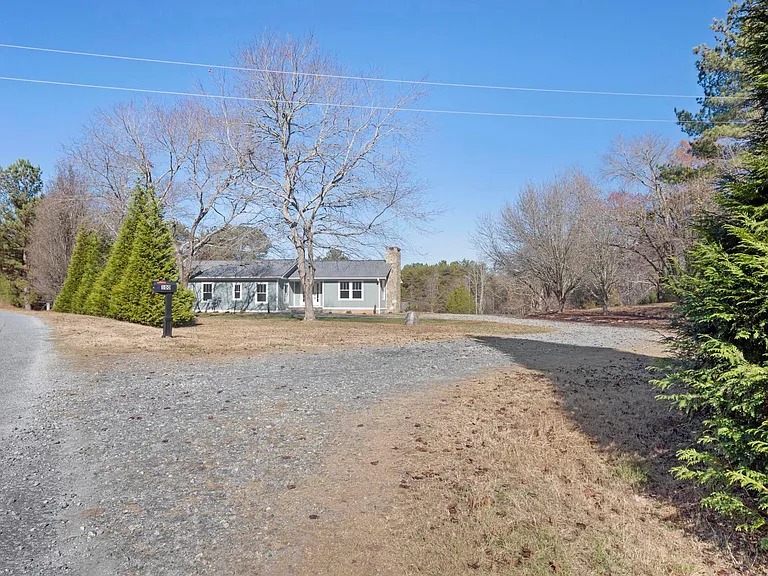 100 Gilbert Rd — Photo 29
