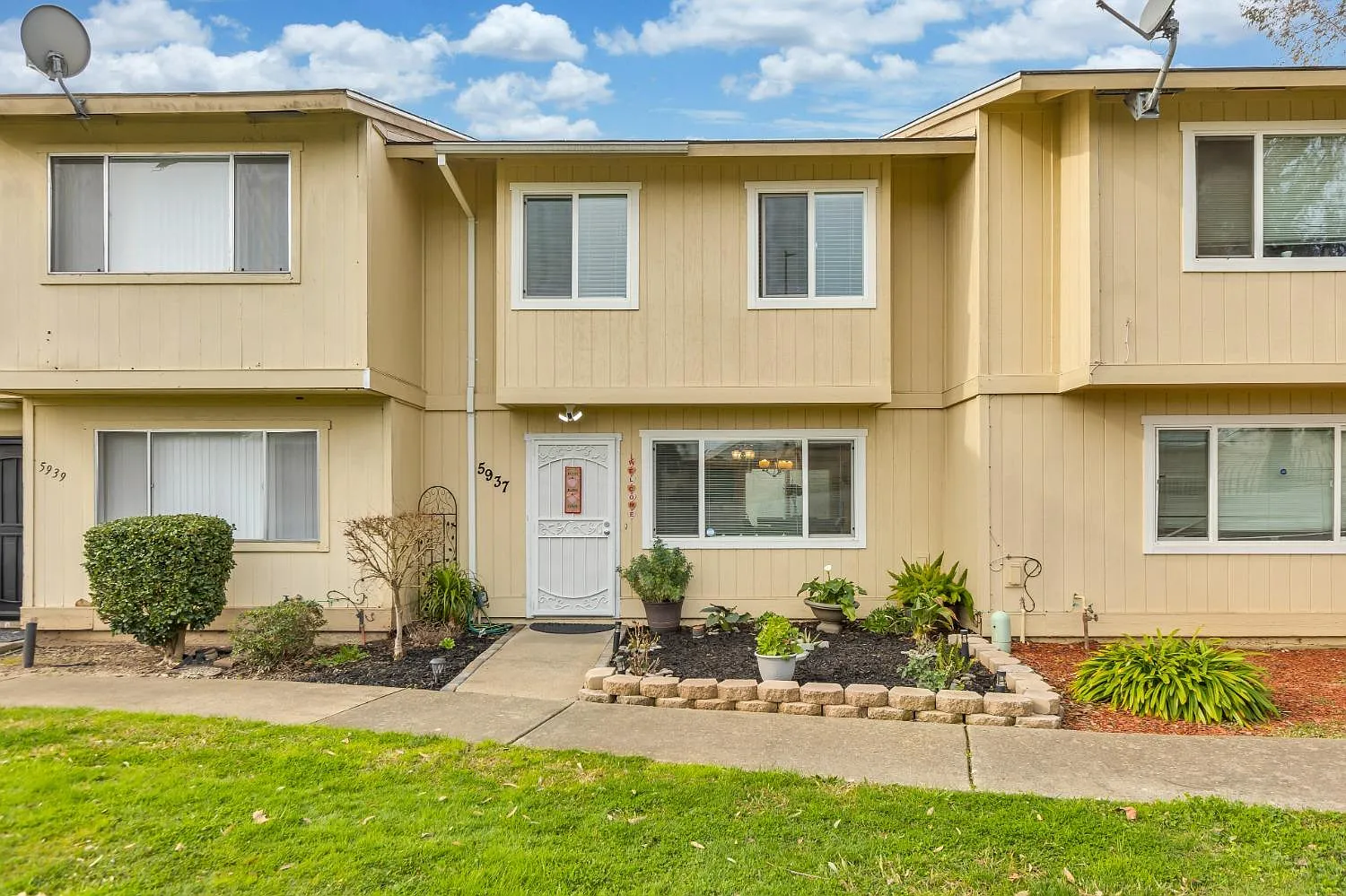 5937 Bamford Dr photo 1