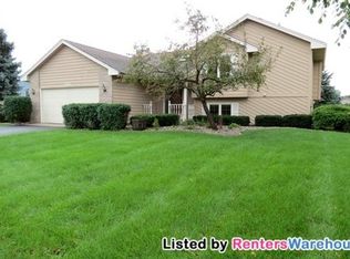 4290 Daniel Dr, Eagan, MN 55123