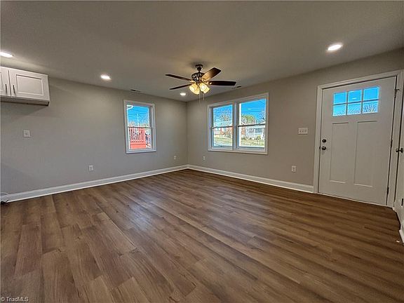 4th image of 120 Crescent St