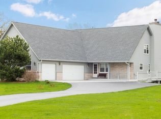 8705 Country View Ln, Burlington, WI 53105