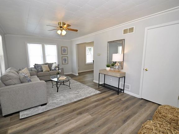 4th image of 1315 Woodward Ave