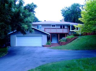 5105 Hooper Lake Rd, Excelsior, MN 55331