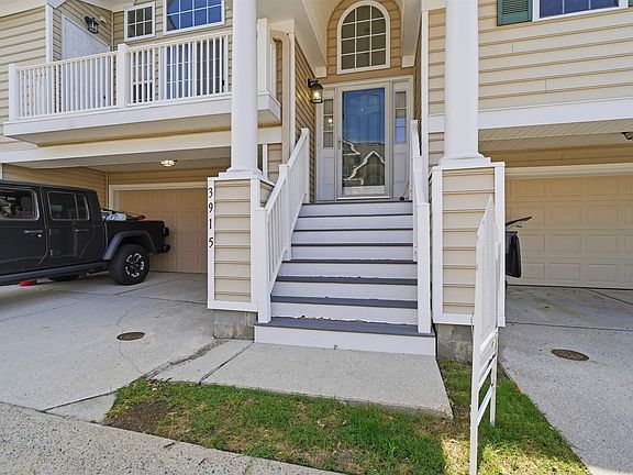 2nd image of 3915 Sutter St #11