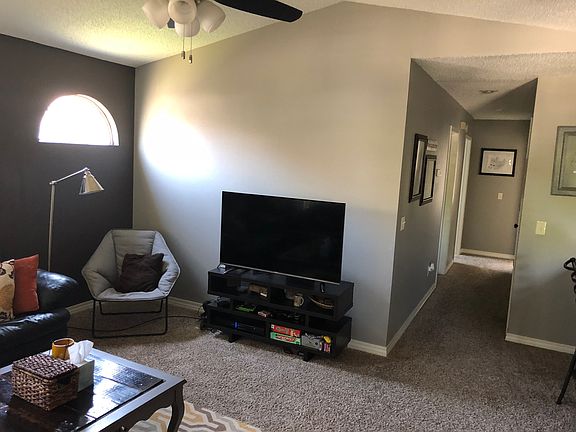 3rd image of 3169 W Essex Dr