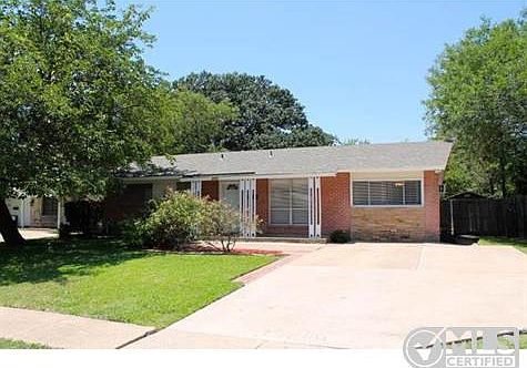 Don't miss this opportunity - this house feels brand new.