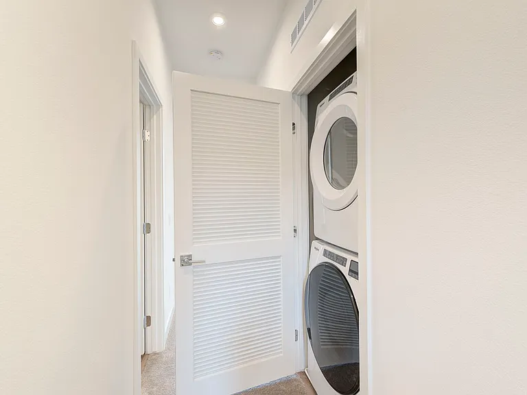 1307 Bushell St — Photo 17
