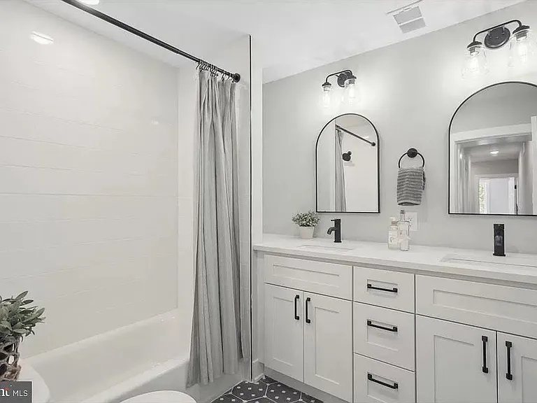 396 Ripka St — Photo 12
