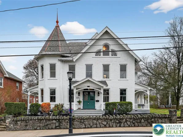 119 S Main St, Coopersburg, PA 18036