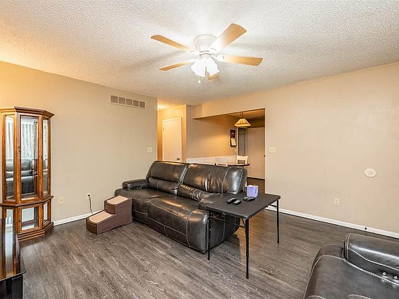 5th image of 2120 Bancroft Dr