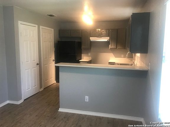2nd image of 1707 Dawson St APT 2201