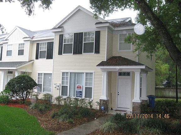 2nd image of 2103 Golden Oak Ln