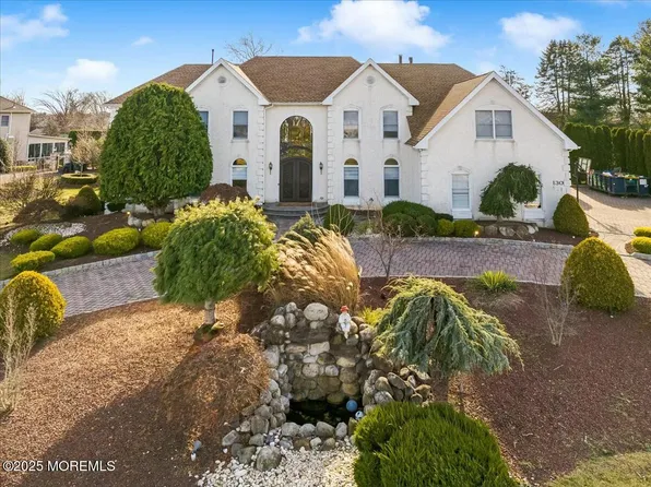 130 Country View Drive, Freehold, NJ 07728